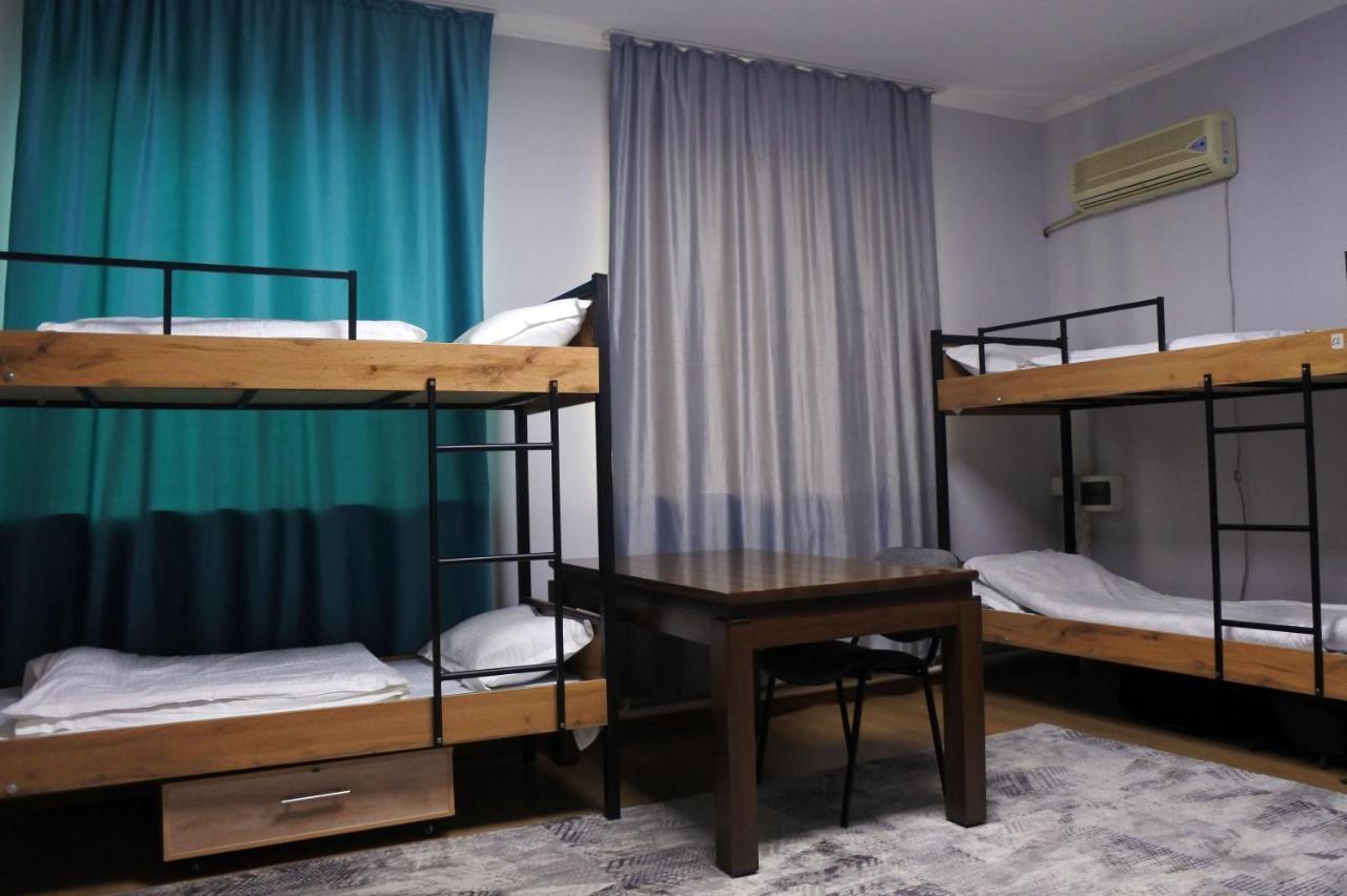 Almaty Backpackers 호스텔 외부 사진