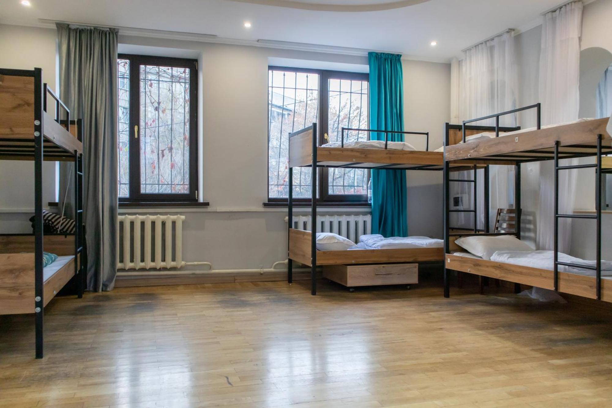 Almaty Backpackers 호스텔 외부 사진
