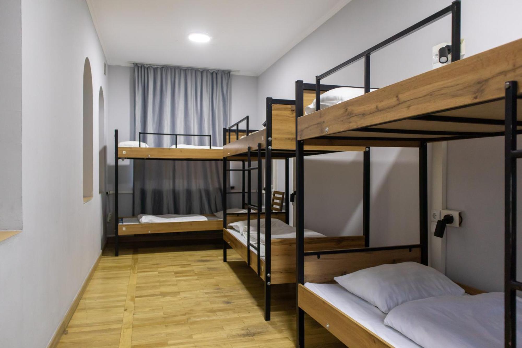 Almaty Backpackers 호스텔 외부 사진