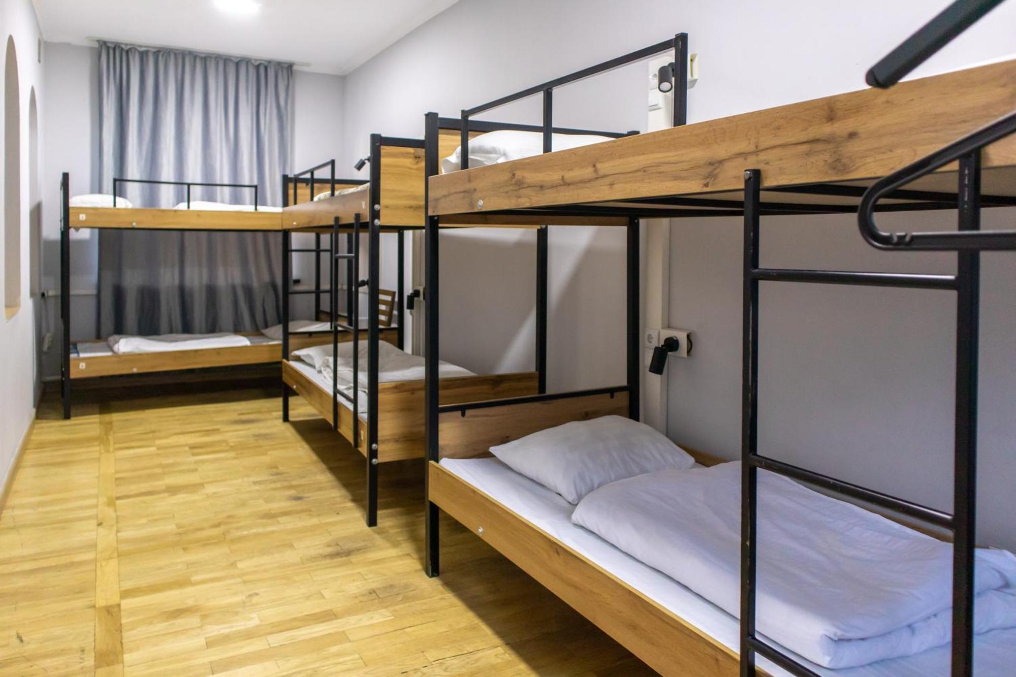 Almaty Backpackers 호스텔 외부 사진