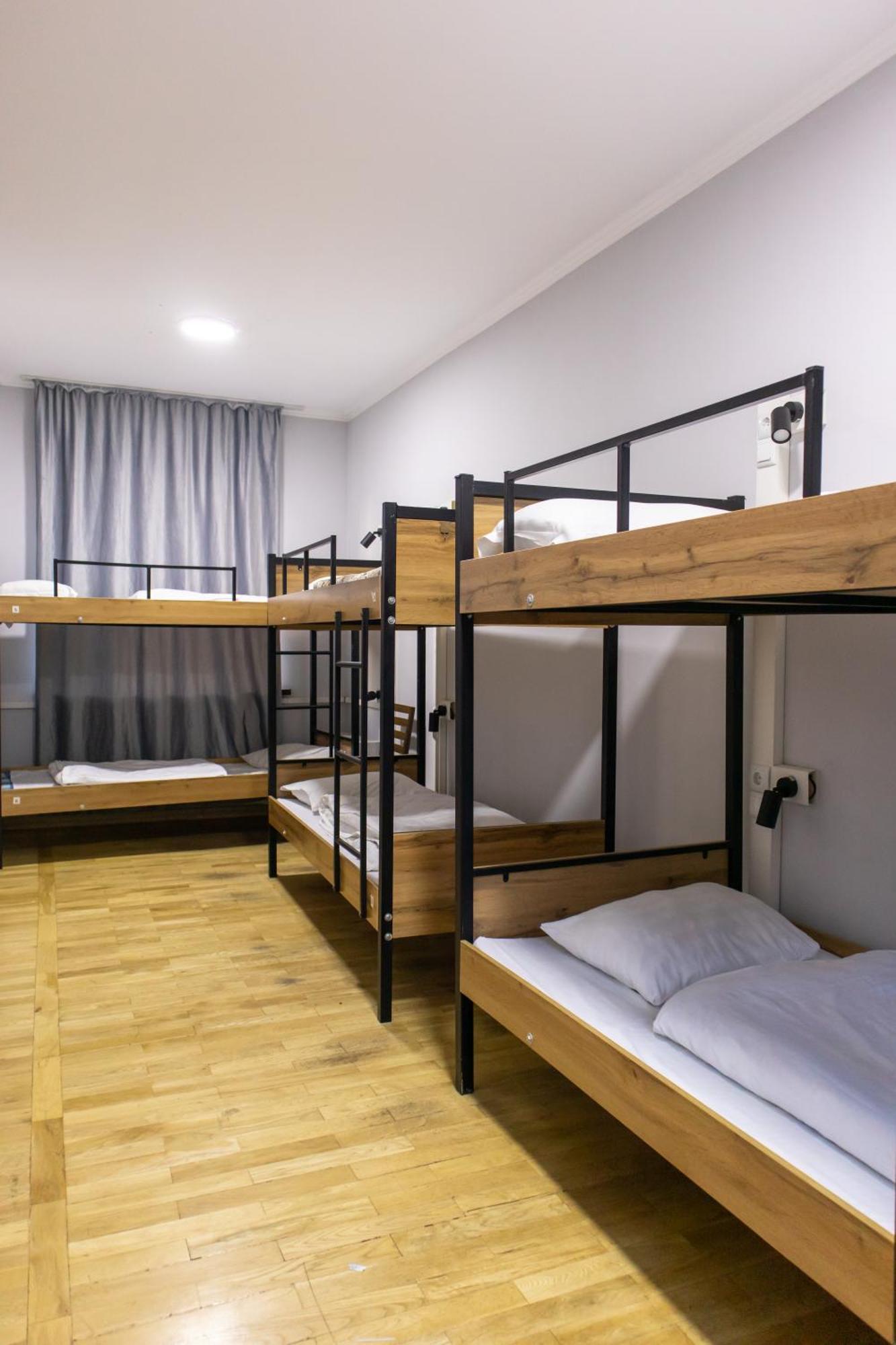 Almaty Backpackers 호스텔 외부 사진