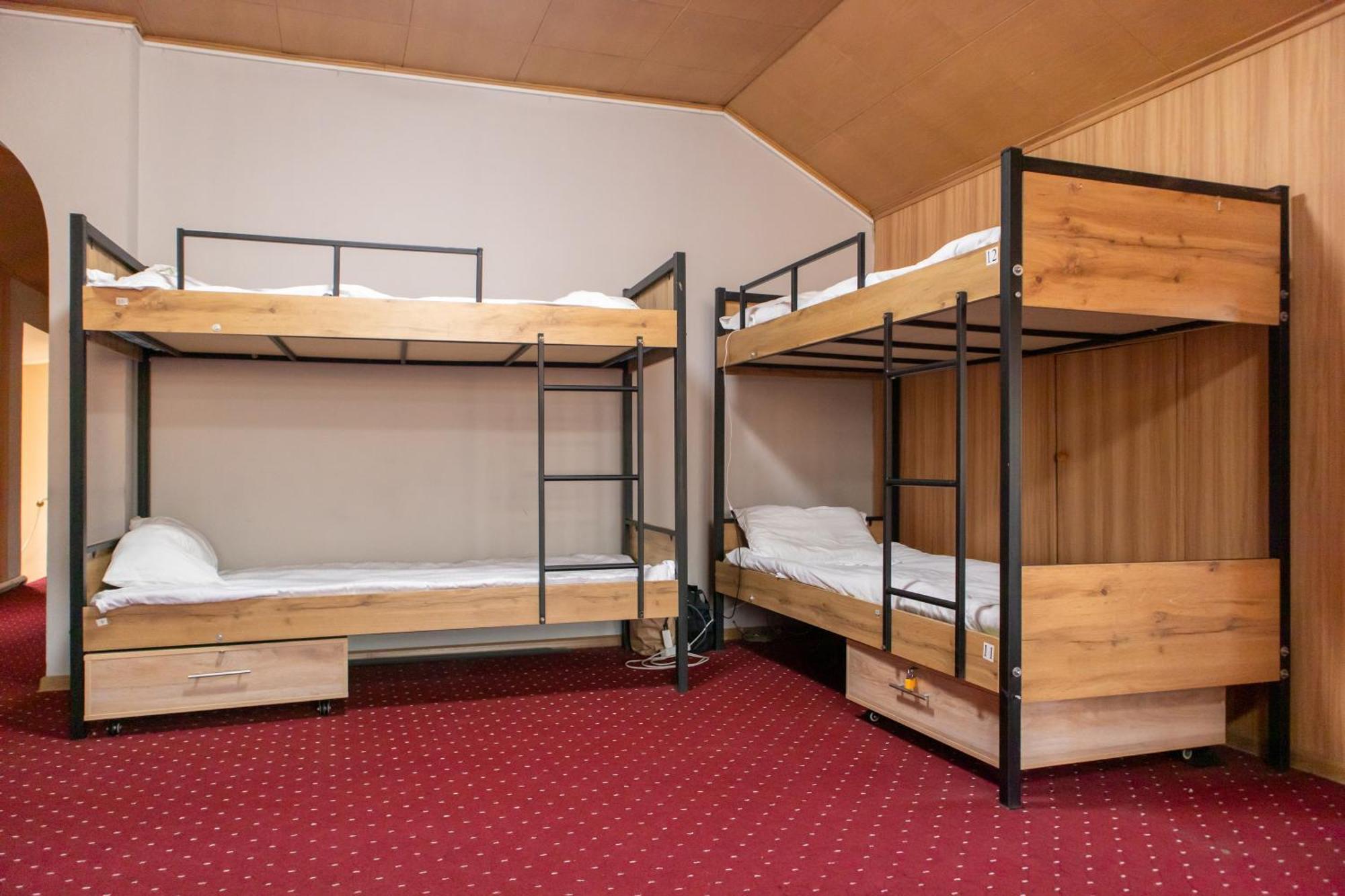 Almaty Backpackers 호스텔 외부 사진
